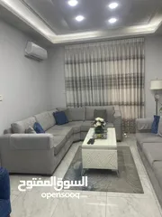  6 للبيع طقم كنب غرفة معيشة بحالة ممتازة