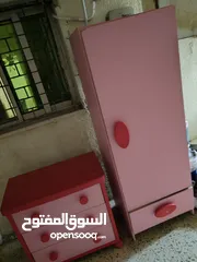  2 خزانة ايكيا وجرارات بحالة متوسطه للبيع بسعر بسيط