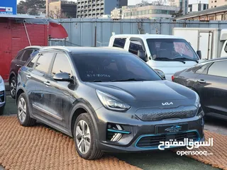 30 كيا نيرو كهربا 2022 لون اسود مميز عداد قليل 37 الف فقط  فل إلا فتحه وارد كوري فيها heat pump