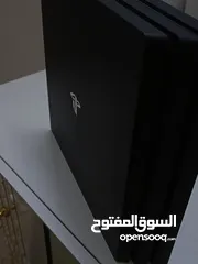  4 بلي ستيشن 4 جديد مهكر +يواس بي + جوشتك اصلي ويوجد. فيه أكثر من 12 لعبه لحك السعر جدا مناسب الجهازلكط