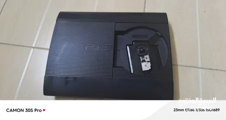  2 بلاستيشين 3 للبيع بحالة الوكاله معاه ثلاث ايادي