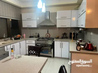  3 شقه للأيجار