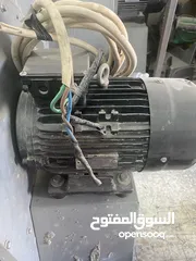  3 جهاز كاشير ncr امريكي شفاط صناعي صناعة اسبانية  4  حصان يعمل  كهرباء 3 فاز   للمطاعم و لكافة المداخن