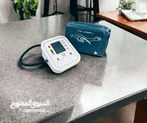  6 جهاز قياس ضغط الدم الناطق