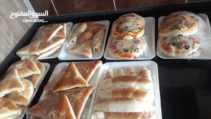  10 محل بيتزا ومعجنات وسناك للبيع بسعر مغري