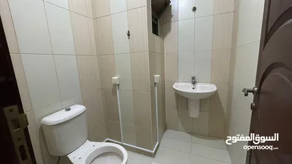 11 شقه ديلوكس 130mطابق أول من المالك مباشره قريبه من محطة الباص السريع