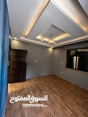  9 شقه للايجار