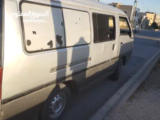  4 باص h 100 موديل 2000