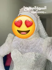  2 فستان زفاف للبيع مع طرحة زفاف طول 3 متر