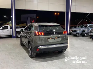  3 Peugeot 3008