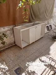  5 خزانات مطبخ مع مجلى بحوضين بحالة جيدة