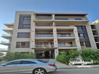  6 للبيع شقة متشطبة بالكامل و استلام فورى بكمبوند متكامل الخدمات و المرافق فى القاهرة الجديدة
