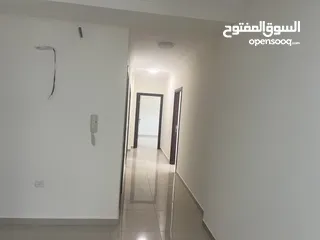  3 شقه فارغة للايجار في الشرفه قرب صيدلية الشرفة  لعائله صغيره فقط