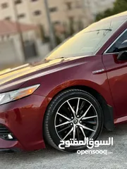  13 تيوتا كامري 2018 فل الفل مع فتحه ممشى قليل  مش محتاجه ولا اشي أعلى صنف بطارية الشركه
