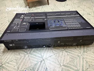  3 مكسر Yamaha الموديلpm5d-rh مستعمل شهر إلى متروك كثير بس جديد احترافي وقديم شوي بس قوي ل إذاعة او هيك