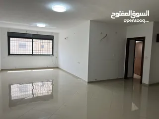  3 شقه فارغة للايجار في الطيره