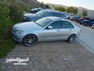  2 مرسيدس c200. 2008
