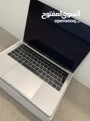  8 MacBook Pro (13-inch, 2019, Two Thunderbolt 3 ports)