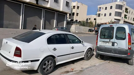  1 سكودا للبيع مكسور عليها سنتين والماتور بدو تسجيل...20000