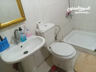  3 شقة للبيع بالقرب من دوار القبة طابق اول حي هادىء