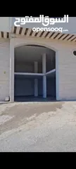  4 مخازن تجارية للبيع