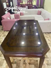  1 طاوله سفره 6 كراسي بحاله الوكاله  استخدام بسيط خشب زان بالكامل وقشره زيتون