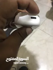  2 سماعات ايربودز  نوعيه ممتازه جدا جدا اشتريتها 35 دينار وبدي ابيعها 20 دينار سماعات عضم ومريحات لإذن