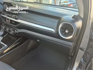  2 كيا سيراتو 2021 دهان الشركة الأصلي السيارة بحالة الشركة داخلية بوضع ممتاز جدا