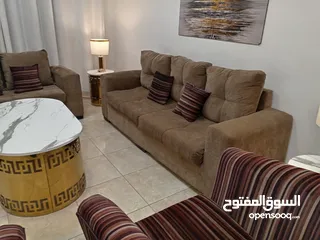  1 مواصفات نخب فاااخر   7مقاعد   ثلاثية عدد 1 ثنائية عدد1 مفارد عدد 2 خشب سويد  متين