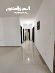  19 شقة مع حديييقة للايجار في عين مصباح