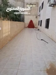  3 شقه شبه ارضيه 153م مع تراس للبيع على شارع البترا مقابل اربد مول غراند وكازيه الرجوب