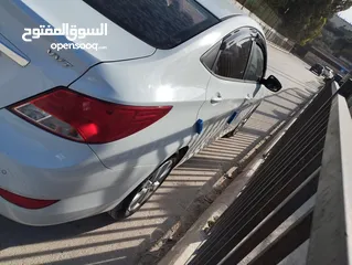  4 هونداي اكسنت للبيع موديل 2015 يد اولى