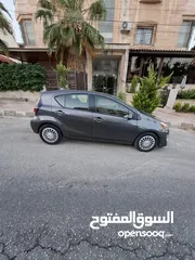  1 تويوتا بريوس C 2016