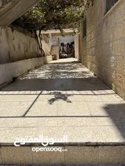  10 شقة ارضية مع حديقة ومدخل خاص