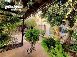  20 فيلا للبيع في أجمل المواقع في عمان تبعد عن الدوار السابع 15 دقيقه اطلاله مميزه على جبال فلسطين