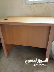  1 طاوله مكتبيه