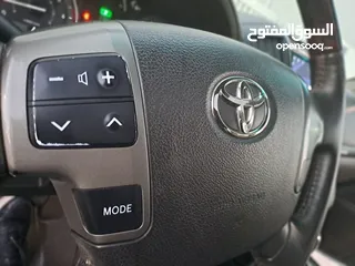  12 Toyota Land Cruiser 4.0L GXR 2011