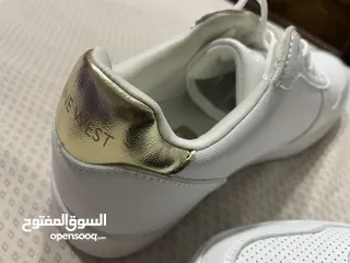  6 بوتين جداد مقاس 39 من ماركة Nine West