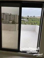  4 شقة طابق اخير مع روف