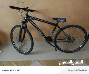  1 دراجتان هوائية للبيع بحالة جيدة جبلية أمريكي /الماني البيع الثنتين او كل واحده لحال