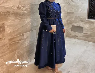  2 متوفرين وملبوسين لبسة وحدة ويعتبرو بحالة جديد ولو حابين صور اوضح ابعتولي