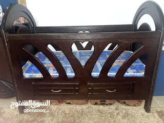  3 سرير بيبي / كارسيت/ كرسي طعام