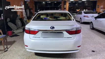  3 Lexus ES300H 2013