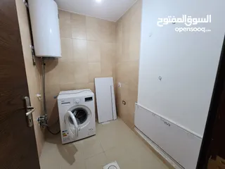  12 روف فارغ للإيجار في عبدون - ref : 14453