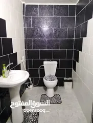  17 بيت للبيع  منطقة البارحة مميزه