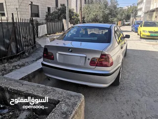  2 2005 BMW 320