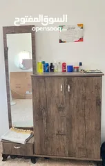  1 خزانه ملابس بحاله الجديد