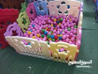  7 بيت اطفال بلاستيك مقوى.