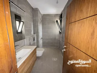  4 شقة للبيع في عين منجد جديدة مع مطبخ