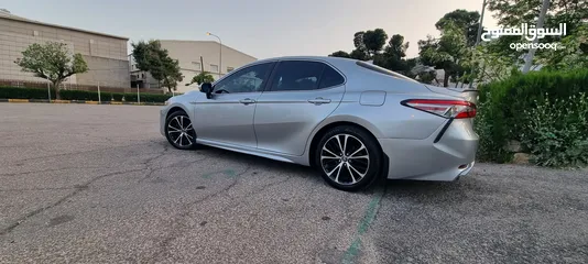  7 Toyota Camry SE 2018